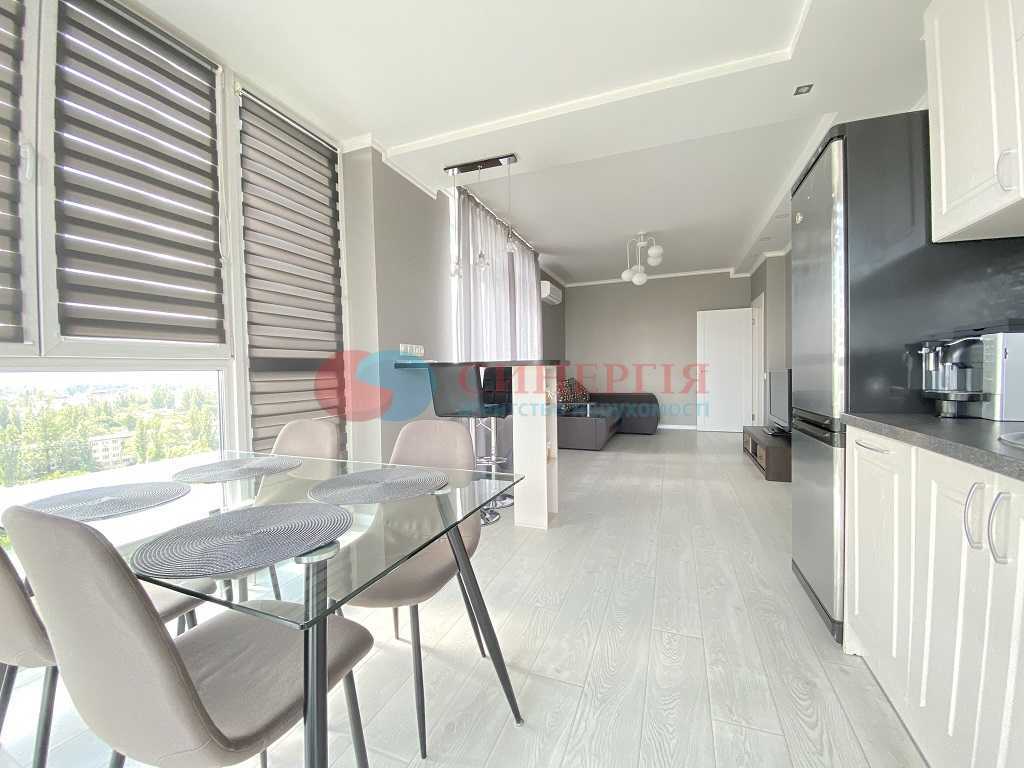 3-Room Apartment in City Flowers Complex with Modern Design and Infrastructure