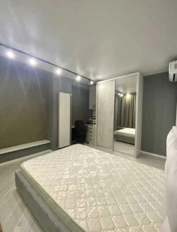 1-Bedroom Business Class Apartment with Modern Design