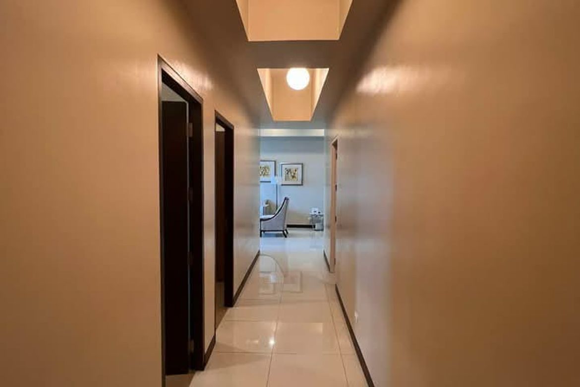 Spacious 3-bedroom penthouse in BGC Taguig City
