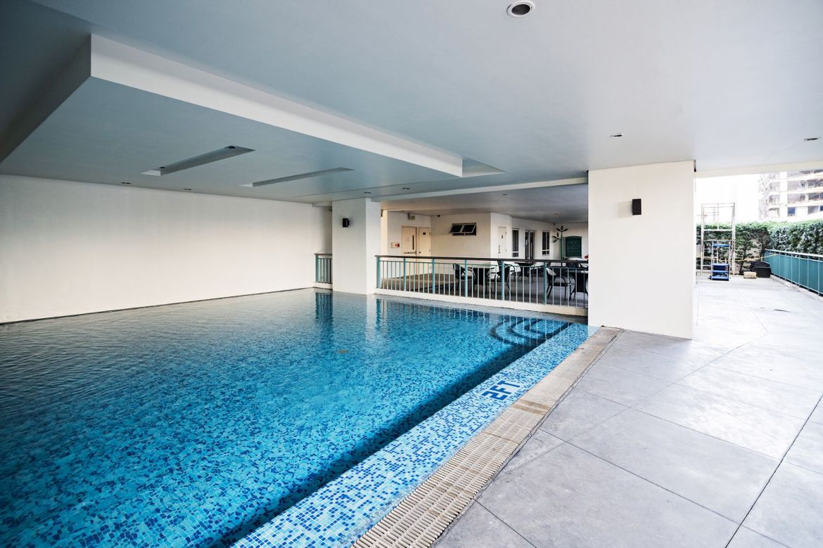 The Columns Legazpi-дегі 2 жұмақты жиһазбен жабдықталған пәтер