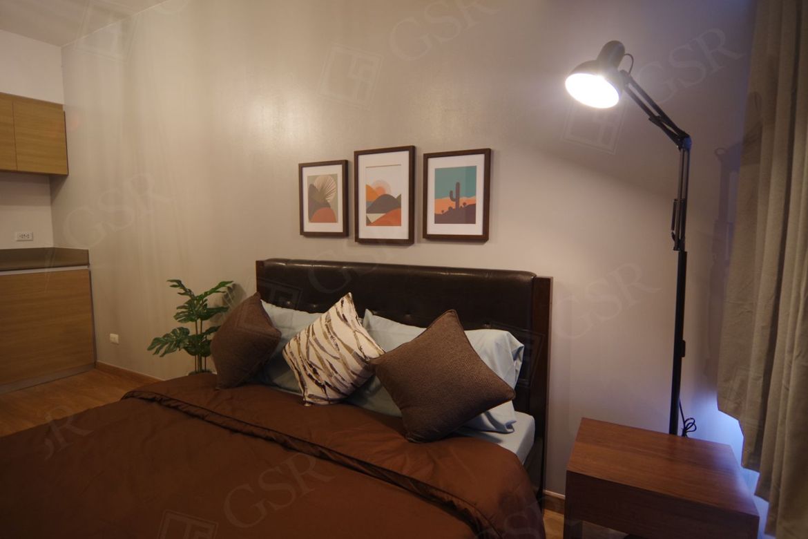 Studio Apartment in The Rise Makati, Fully Furnished