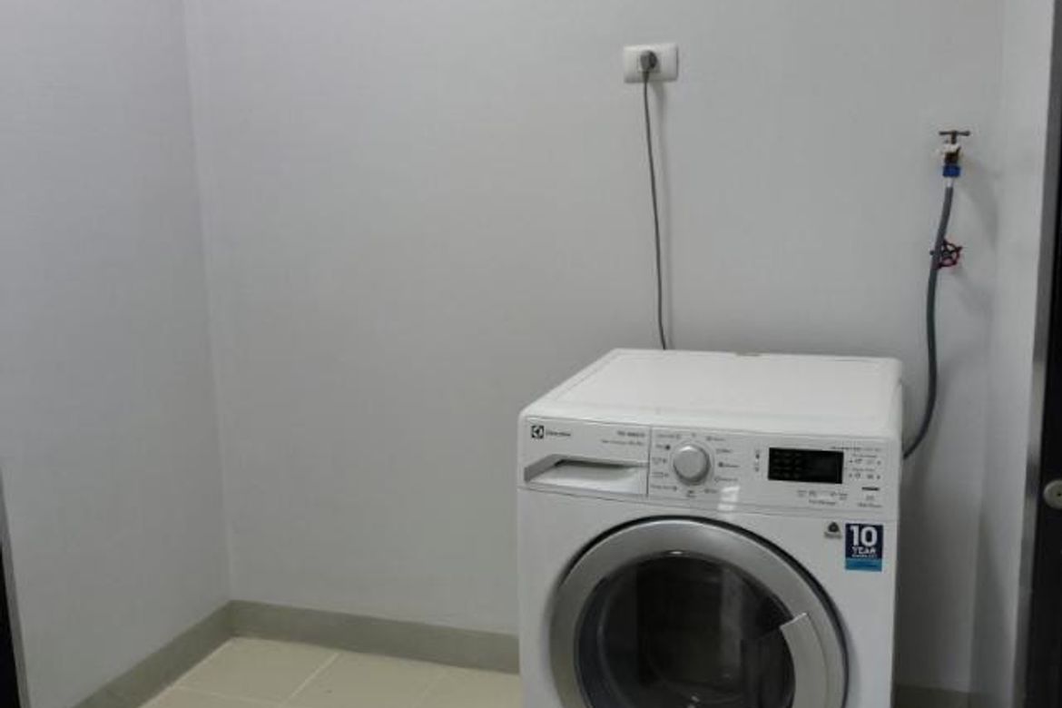 Two Serendra BGC, Тагиг қаласындағы екі бөлмелі пәтер