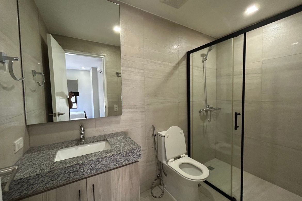 Жаңартылған және жиһаздалған 3 бөлмелі пәтер Classica Tower-да, Макати қаласы