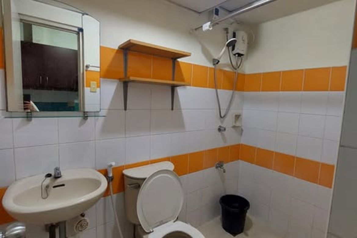 Studio Unit w/ Balcony in Corinthians Executive Regency Near Robinson Galleria