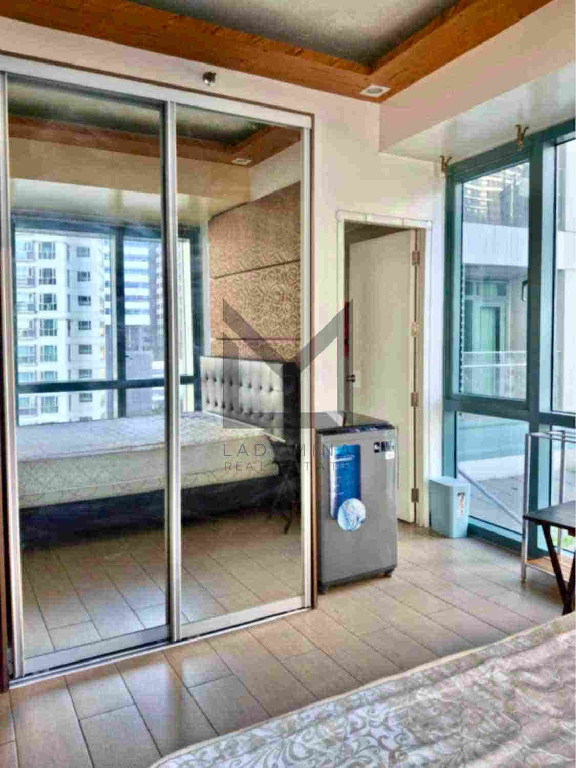 Forbes Town, BGC-дағы толық жабдықталған бір бөлмелі пәтер