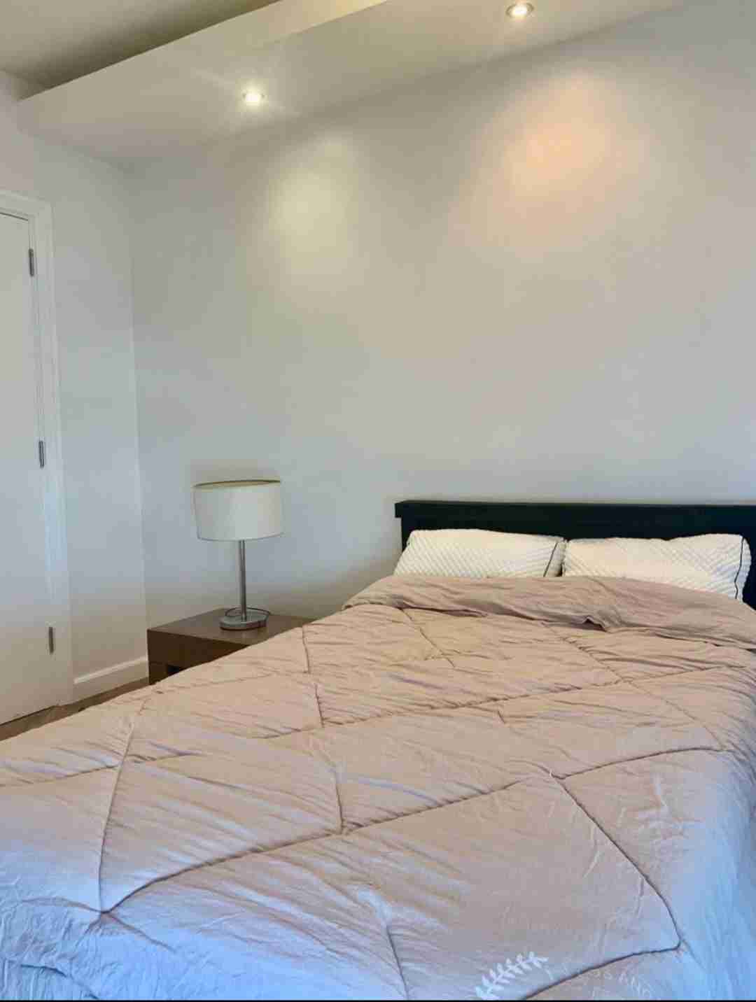 Rockwell Joya South бұрыс бөлмесі - Толық жиһазданған 2 бөлмелі балконмен