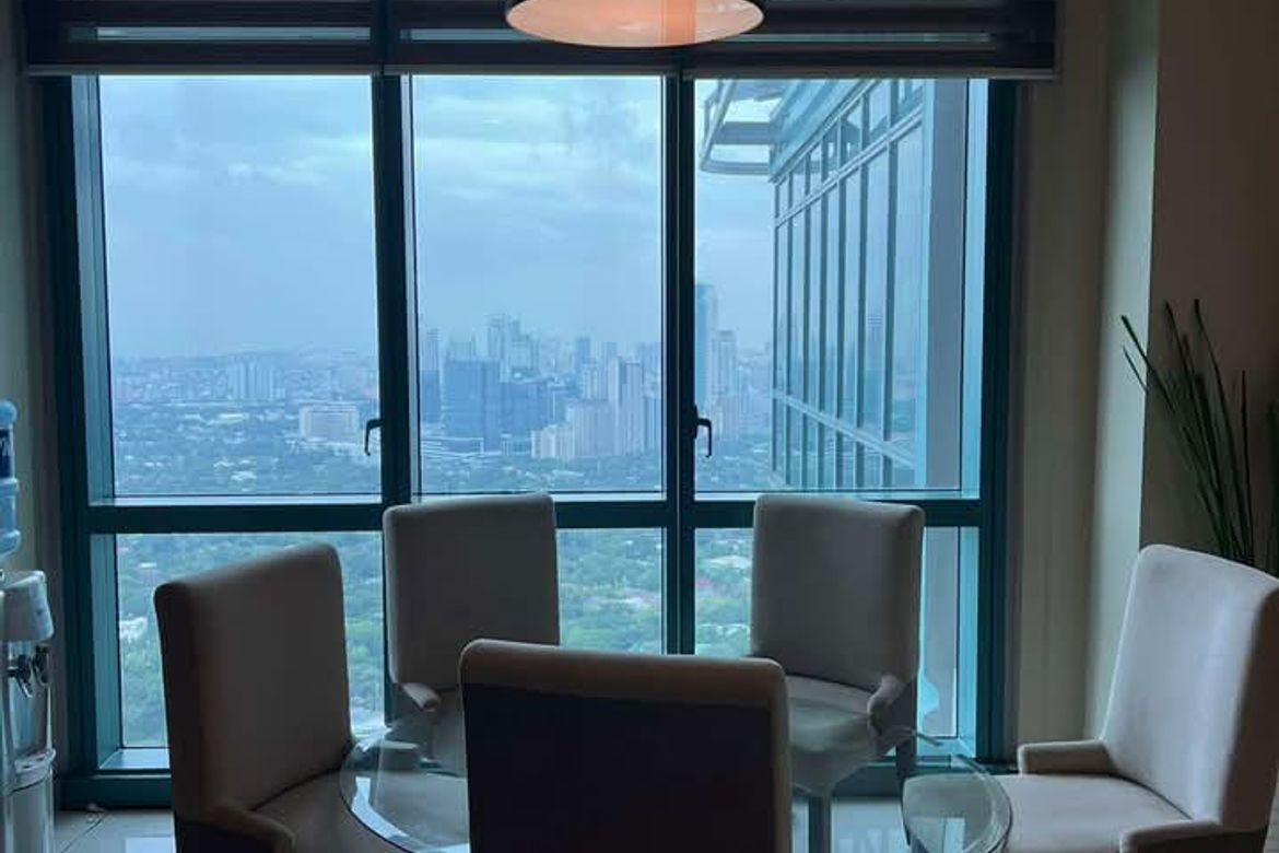 Spacious 3-bedroom penthouse in BGC Taguig City