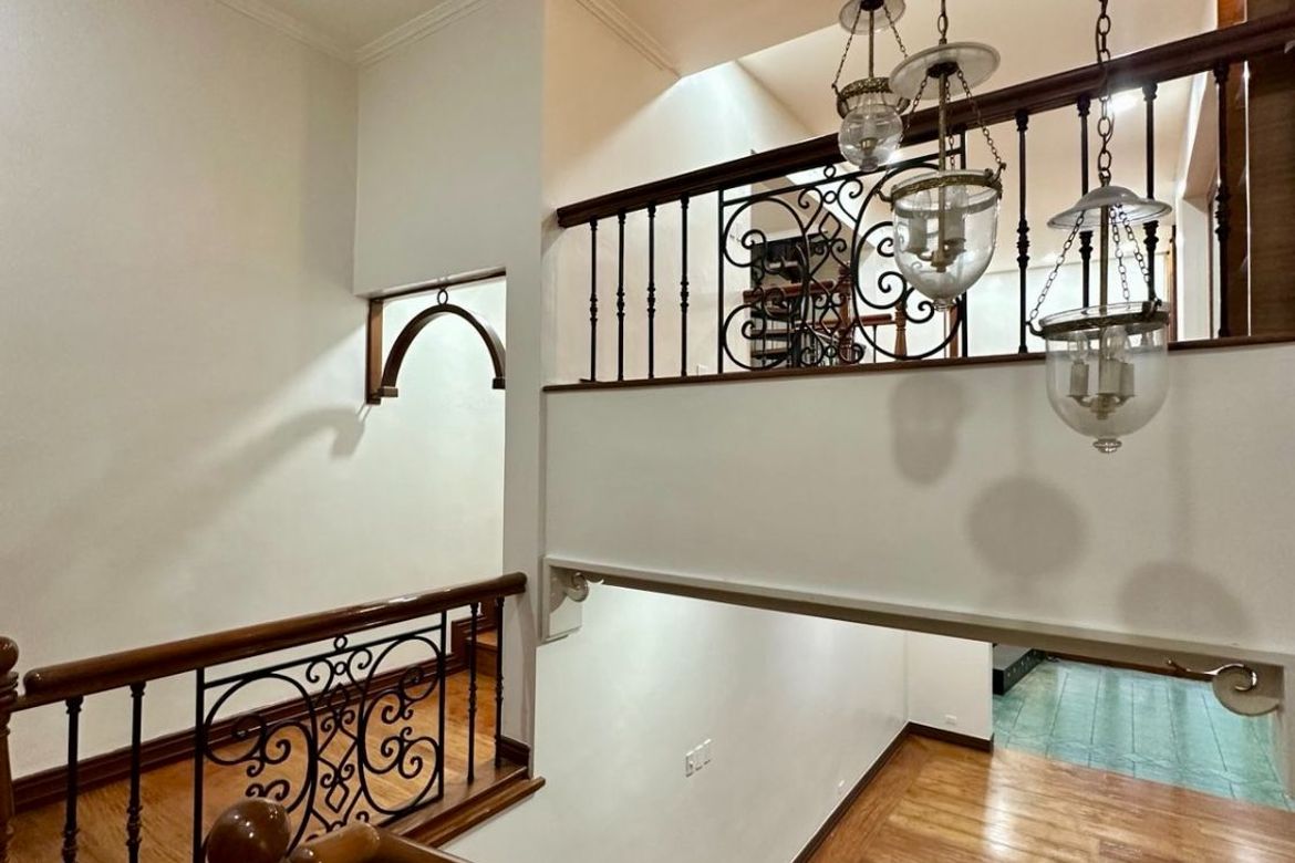 Spacious 3-Bedroom House in Dasmarinas Village, Makati City