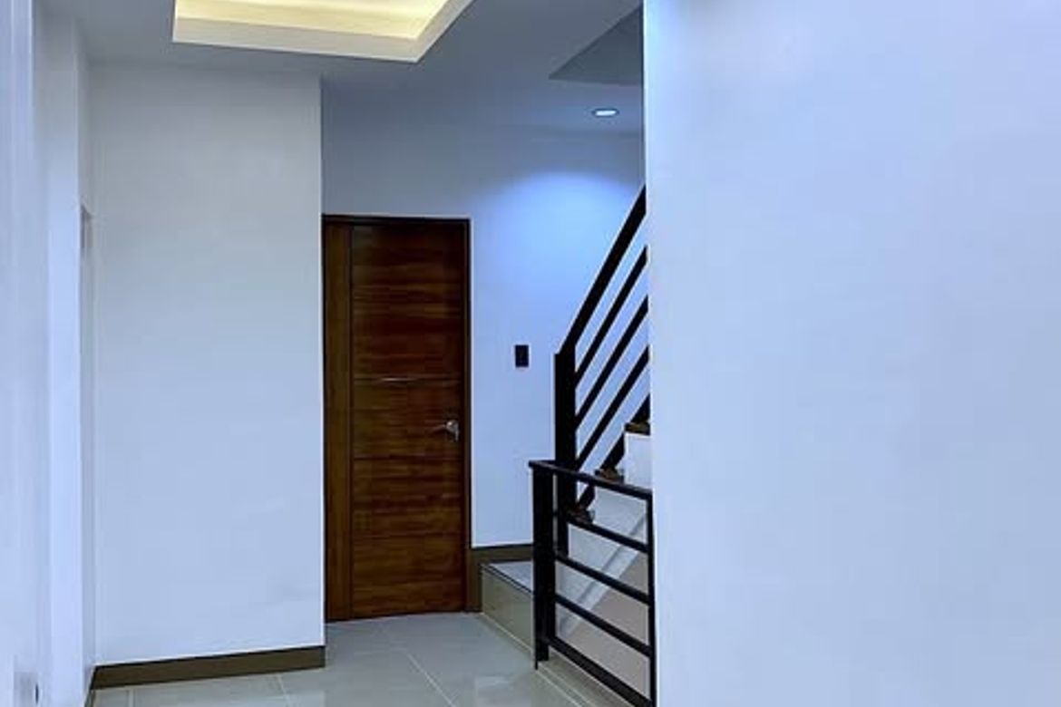 3 Storey 4 Bedroom Townhouse in Bangkal, Makati City