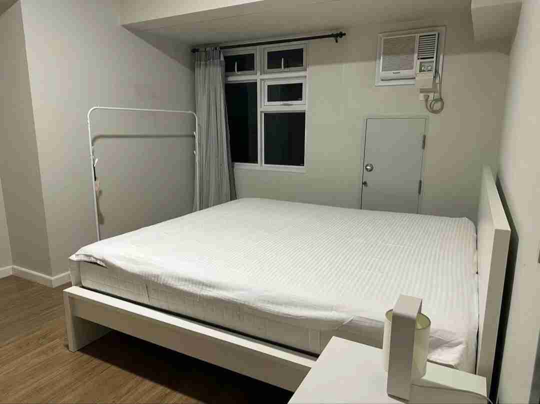 1-Bedroom Fully Furnished Apartment in Kroma Tower, Makati