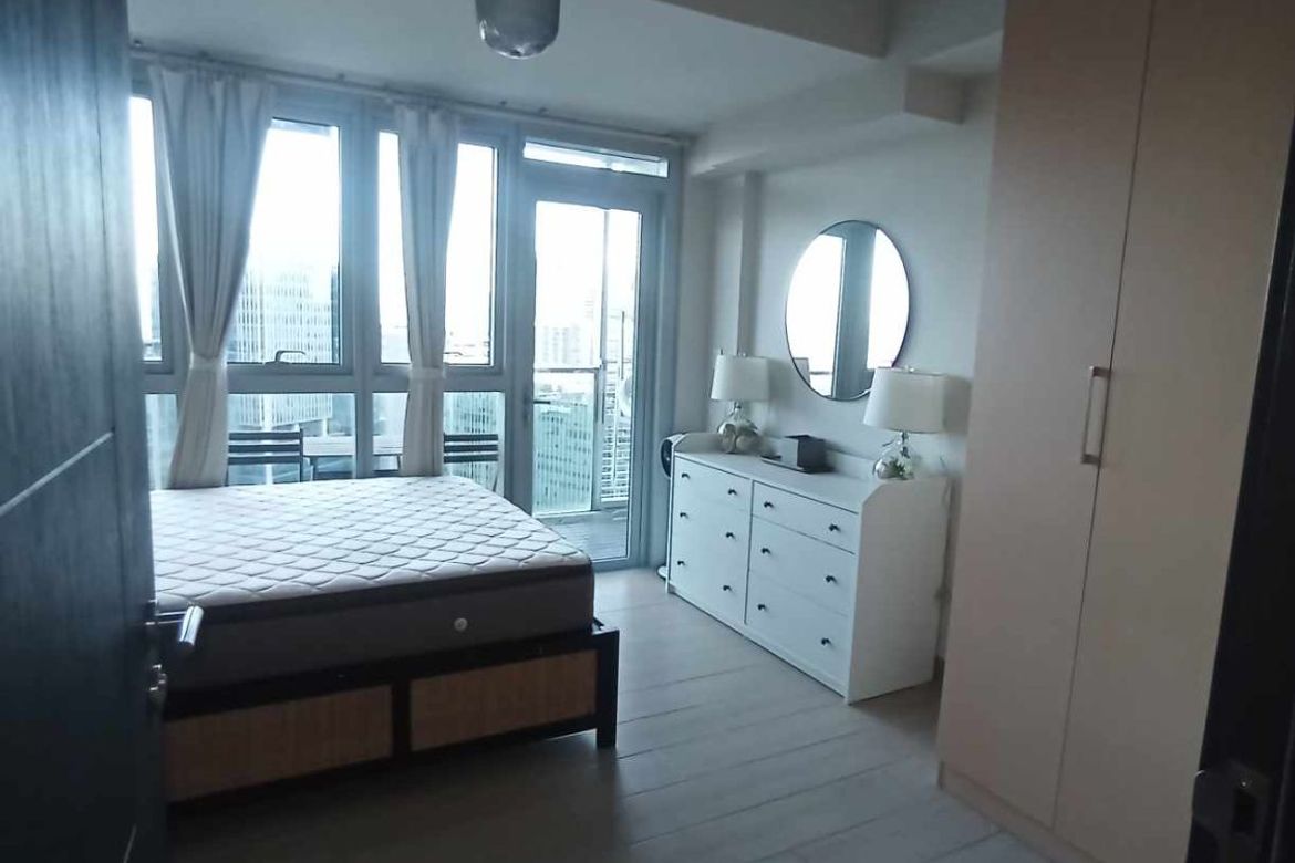 Fully-Furnished 1-Bedroom Apartment in Uptown Parksuites, Taguig
