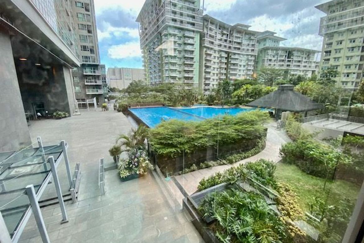 One Serendra, BGC-дағы толық жабдықталған 2 бөлмелі пәтер