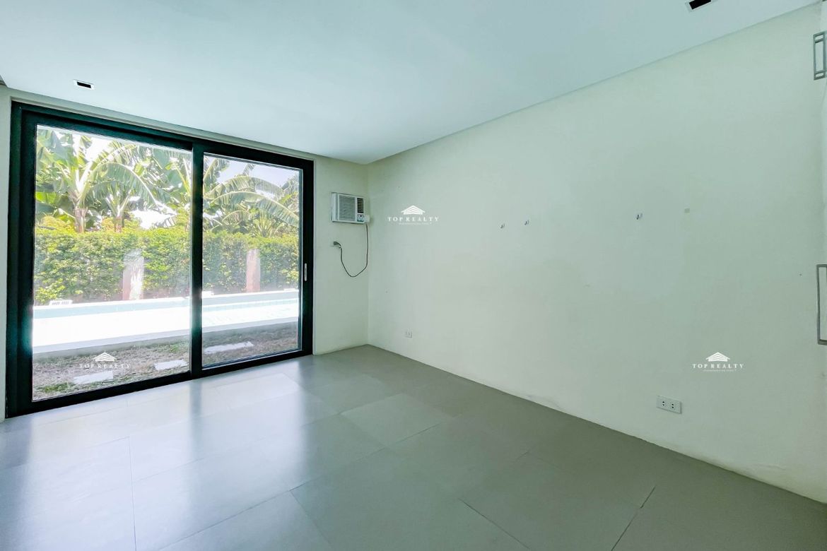 Spacious 5-Bedroom House in Ayala Alabang Village