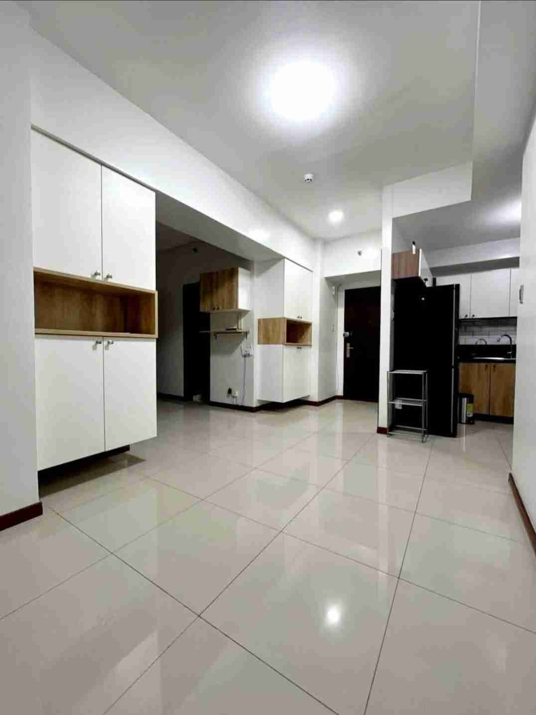 2-кімнатна кутова квартира в The Magnolia Residences, повністю мебльована