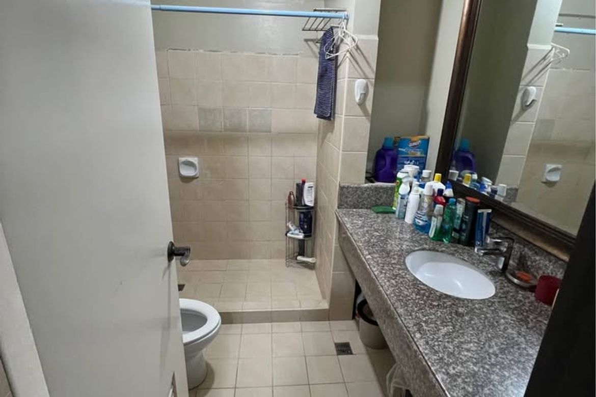 Fully Furnished Two Bedroom Apartment in Merville, Parañaque