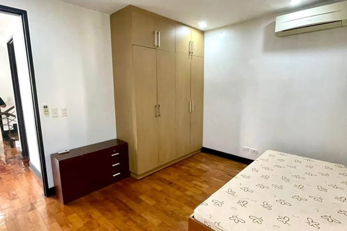 4 жұмалақты үй, Mahogany Place 1, Тагиг қаласы