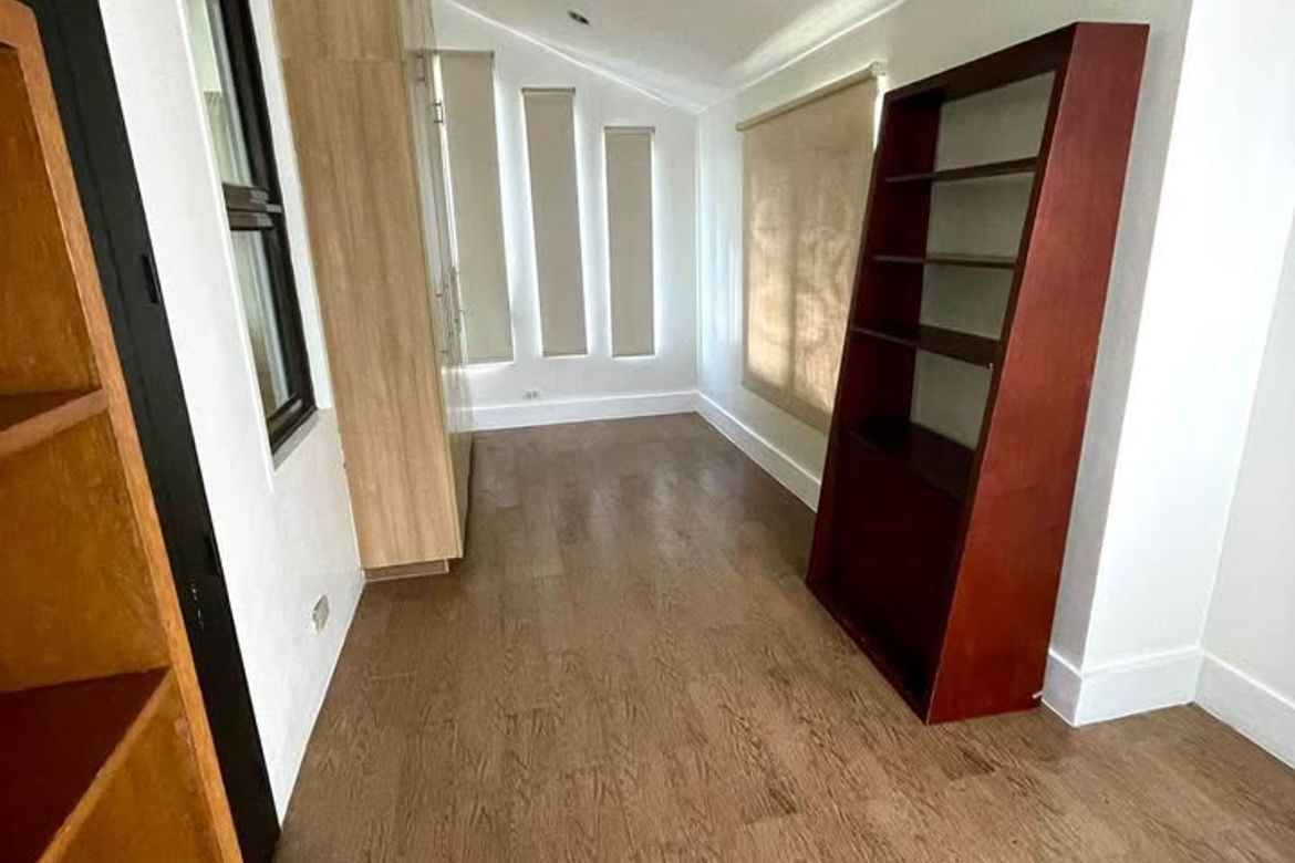 4 жұмалақты үй, Mahogany Place 1, Тагиг қаласы