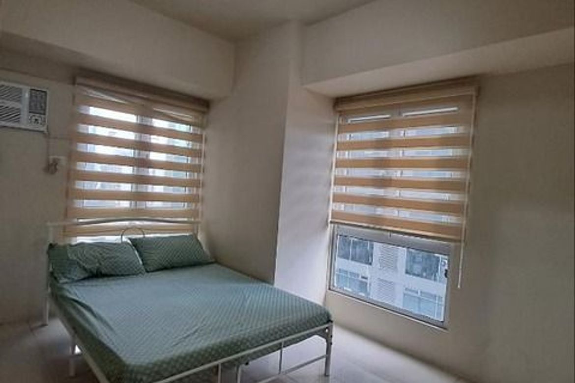 The Montane, BGC-тегі парковкасы бар 2 бөлмелі толық жабдықталған пәтер