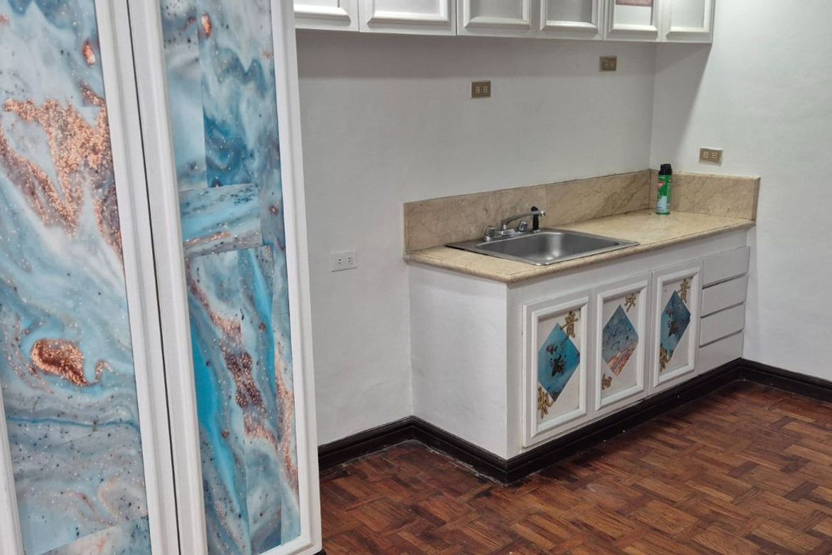 Big Studio on 25th Floor with Balcony - Makati Location