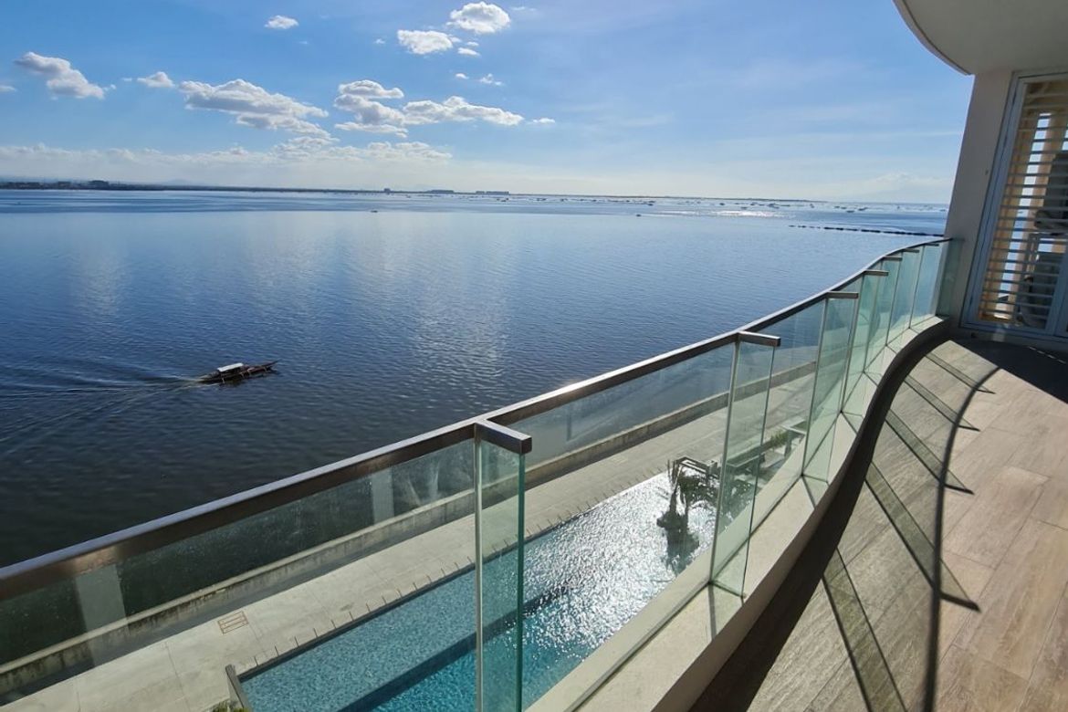Luxury 2-Bedroom Sea View Apartment with Premium Amenities