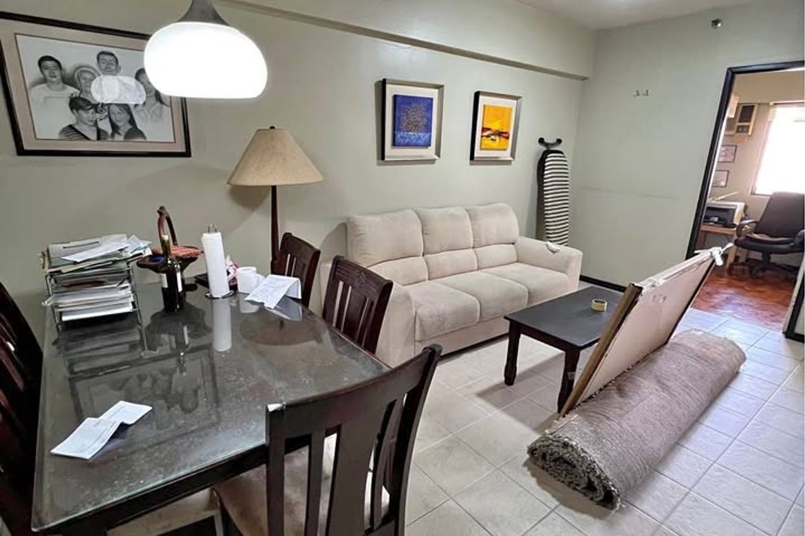 Fully Furnished Two Bedroom Apartment in Merville, Parañaque