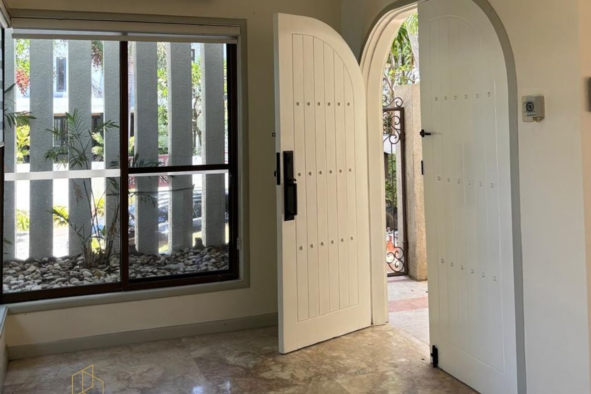 Spacious 3-Bedroom Ayala Alabang Retreat with Private Pool
