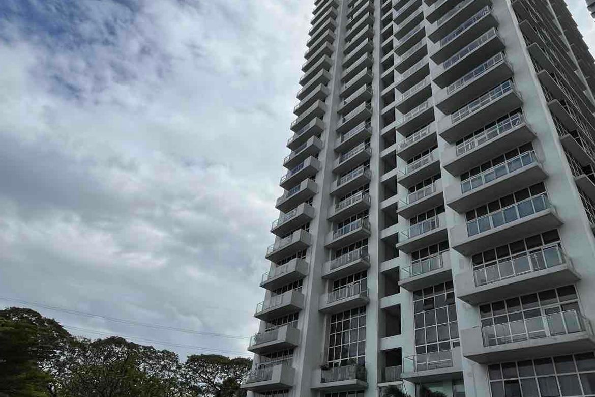 Skyvillas One Balete New Manila-дағы жиһазбен жабдықталған 2 бөлмелі пәтер