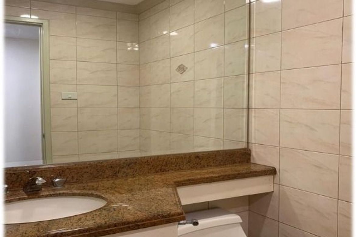 4-Bedroom Luxury Condo at Forbes Tower