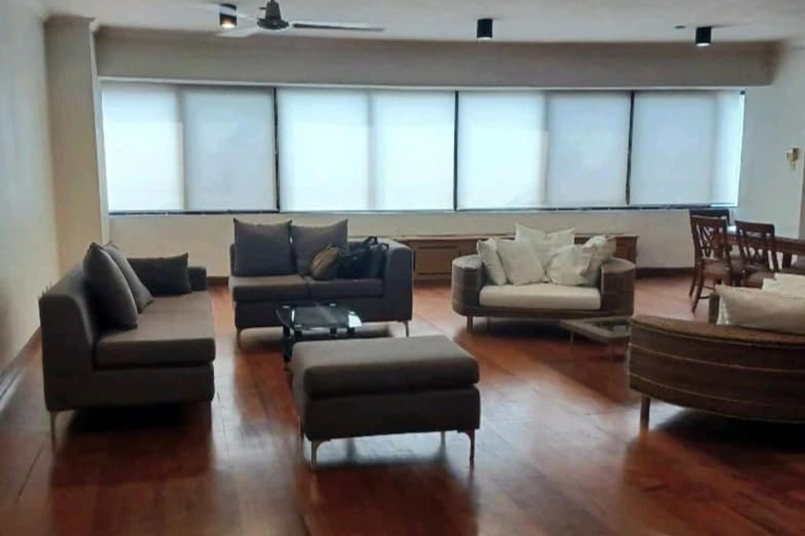 3BR Spacious Unit in Pacific Plaza Condominium, Makati City
