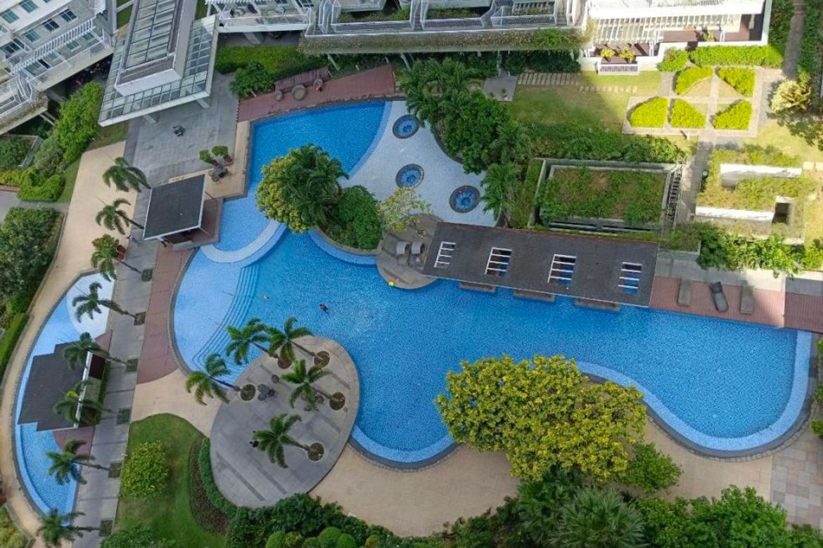 Полностью меблированная 2-х комнатная квартира в Two Serendra, BGC