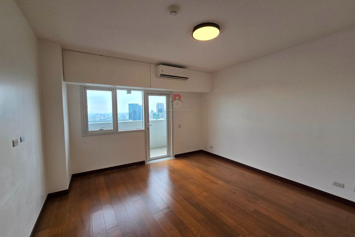 2 Bedroom Condo at The Royalton with Balcony and Parking