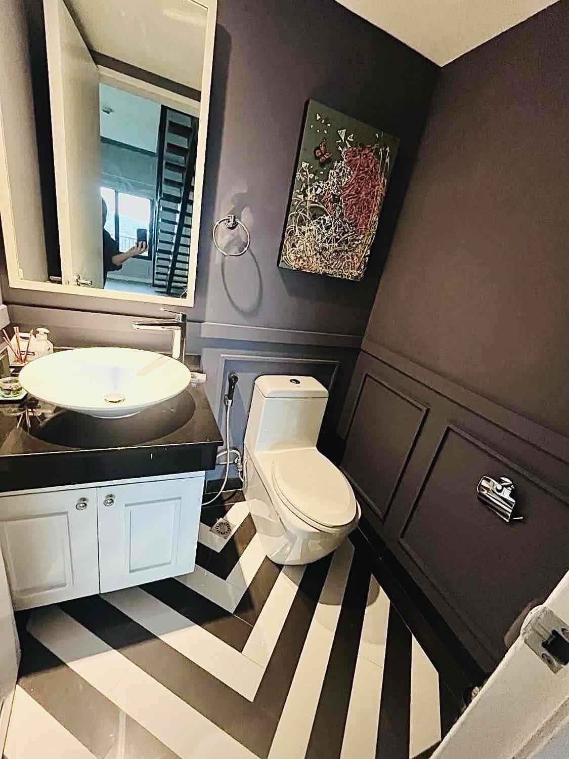 Loft-Style 2 Bedroom Apartment at One Rockwell East