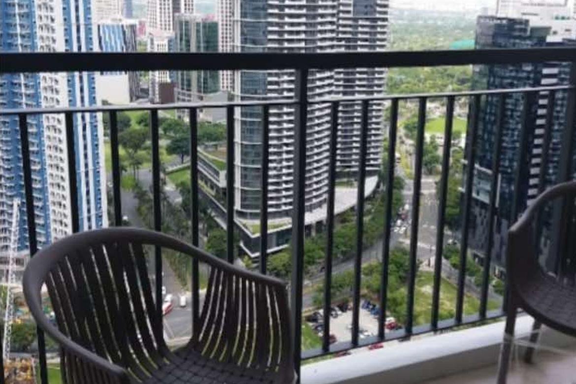 Furnished 2-Bedroom Apartment in Two Maridien, BGC, Taguig City
