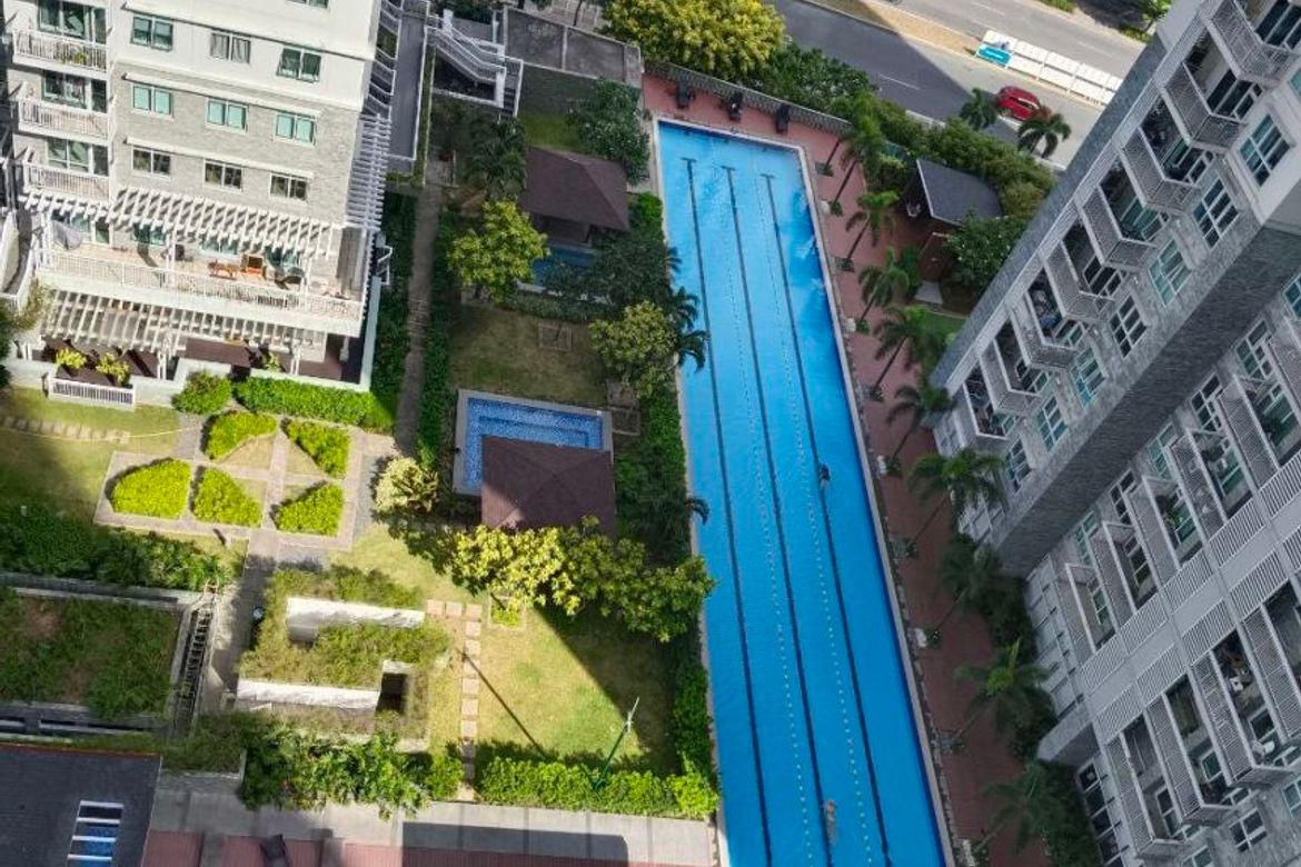 Полностью меблированная 2-х комнатная квартира в Two Serendra, BGC
