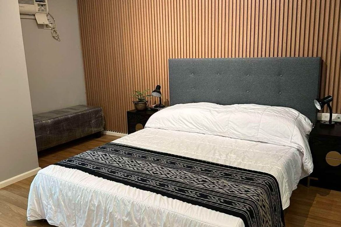 Two Serendra, The Dolce-дегі 1 бөлмелі жиһазбен жабдықталған пәтер