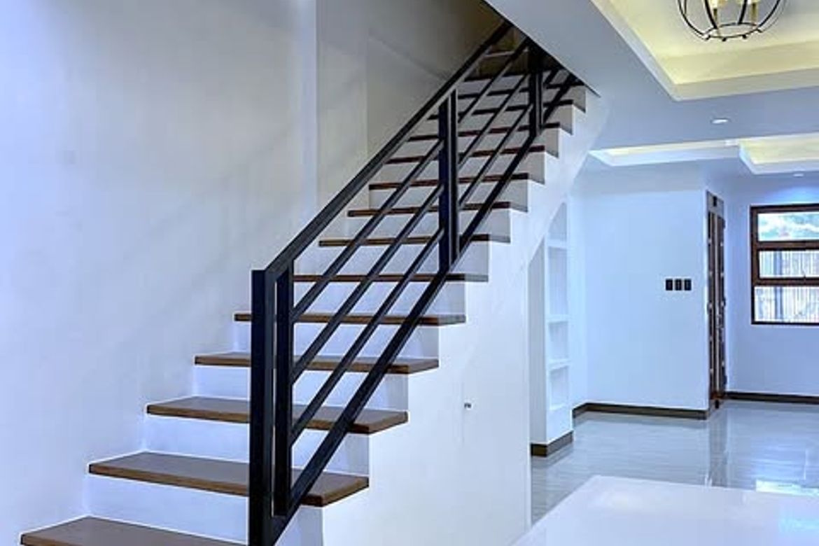 3 Storey 4 Bedroom Townhouse in Bangkal, Makati City