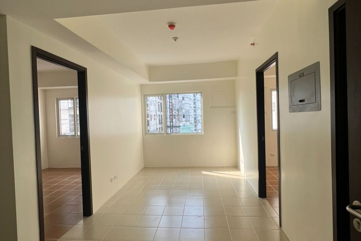 Pioneer Woodlands Studio and 1-2 Bedroom Apartments Near MRT Boni Station