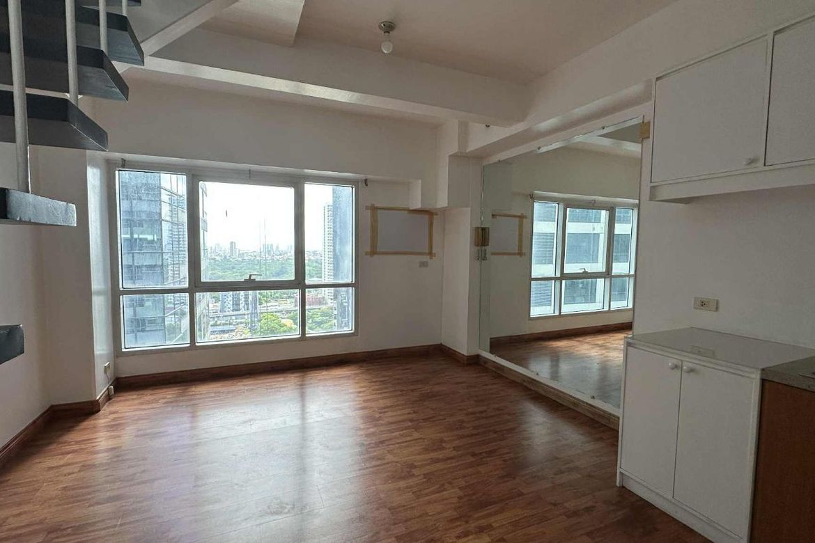 1 Bedroom Loft Type Condo near Robinsons Galleria