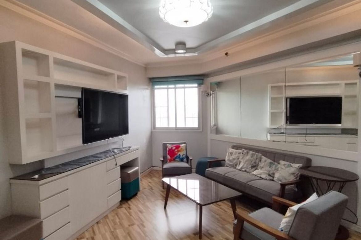 3 бөлмелі жиһаздары бар пәтер, Olympic Heights, Иствуд Сити QC