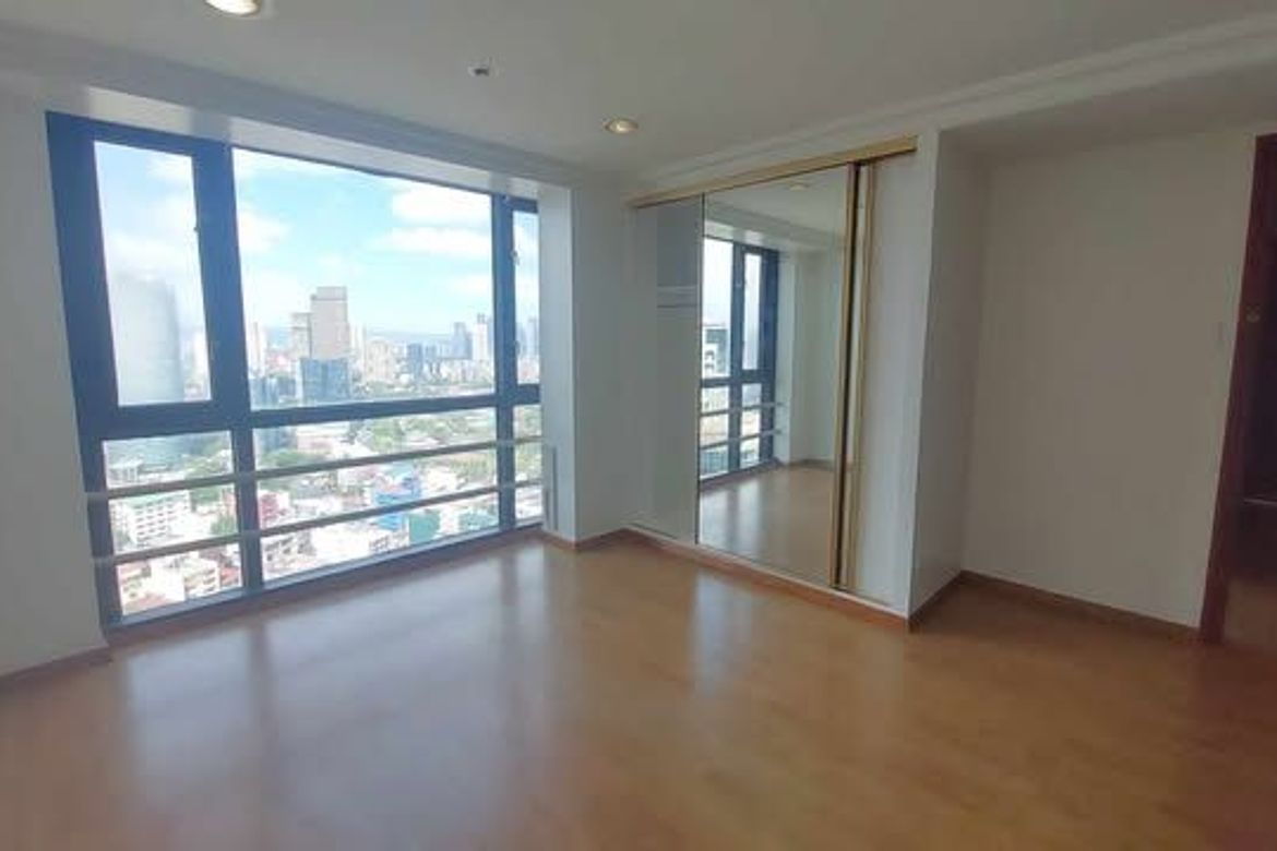 3 Bedroom Bi-Level Condo Unit in Makati Palace Hotel, Poblacion Makati