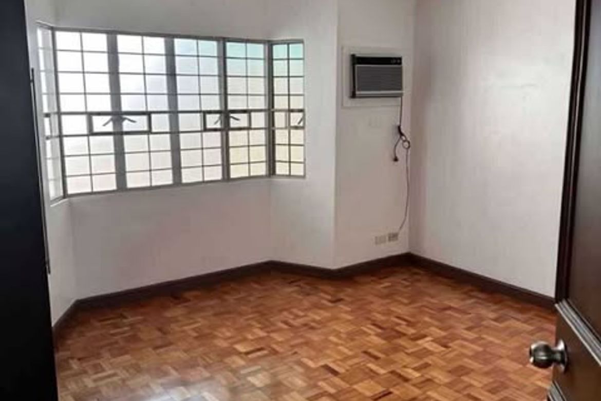 3-Bedroom Bungalow for Rent in Capitol Homes, Quezon City