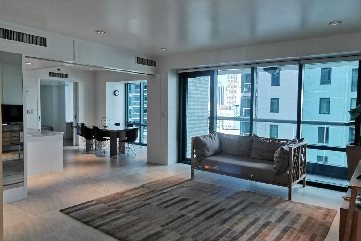 Luxurious 2-Bedroom Fully Furnished High-Rise Apartment