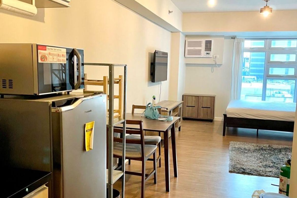 Studio Apartment in Kroma, Makati City