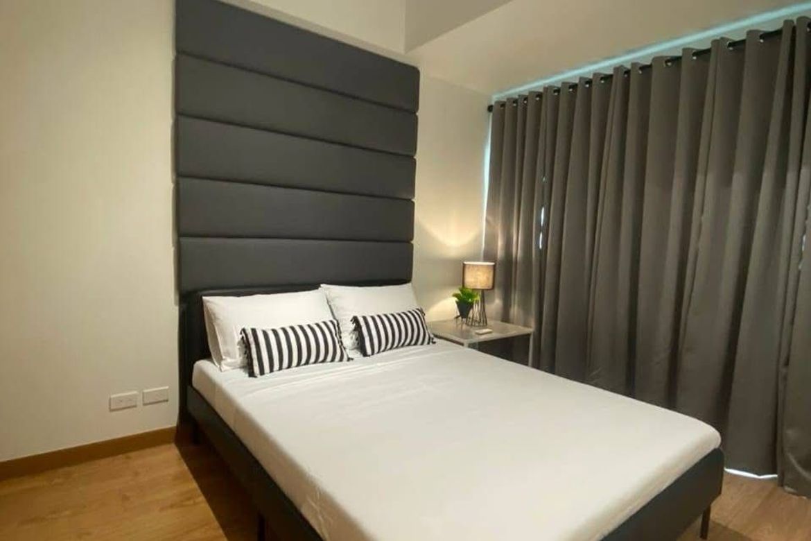 1-Bedroom Furnished Unit at Madison Park West