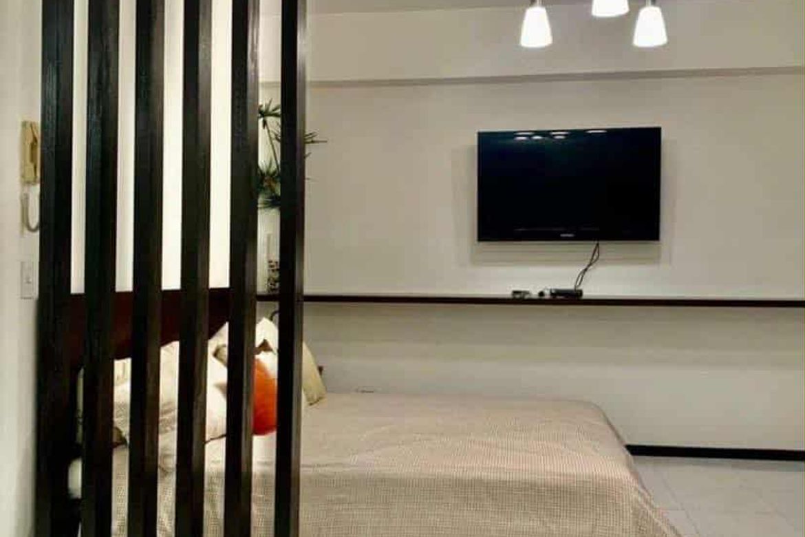 Executive Studio Unit at Two Serendra, The Almond