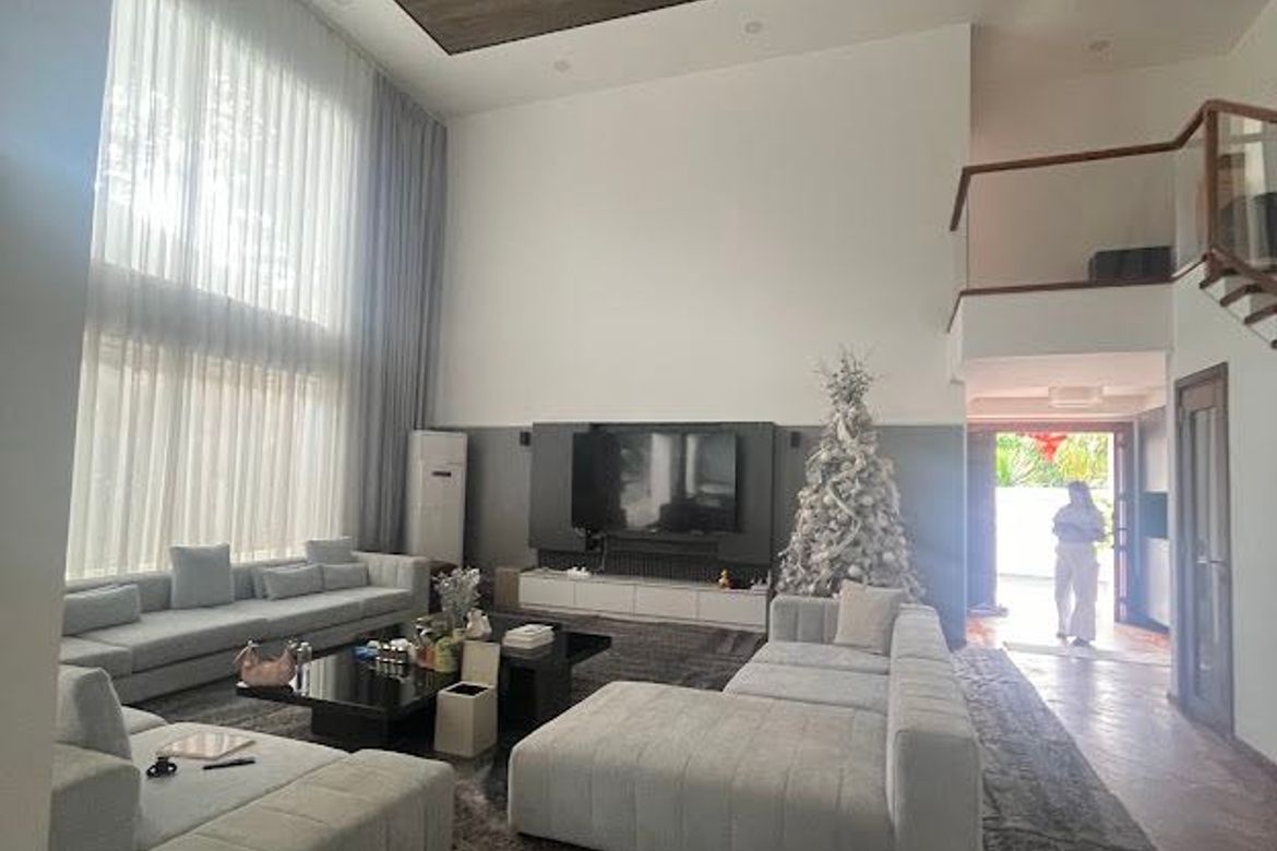 Luxurious 7-Bedroom House in Ayala Alabang Village with Multiple Amenities