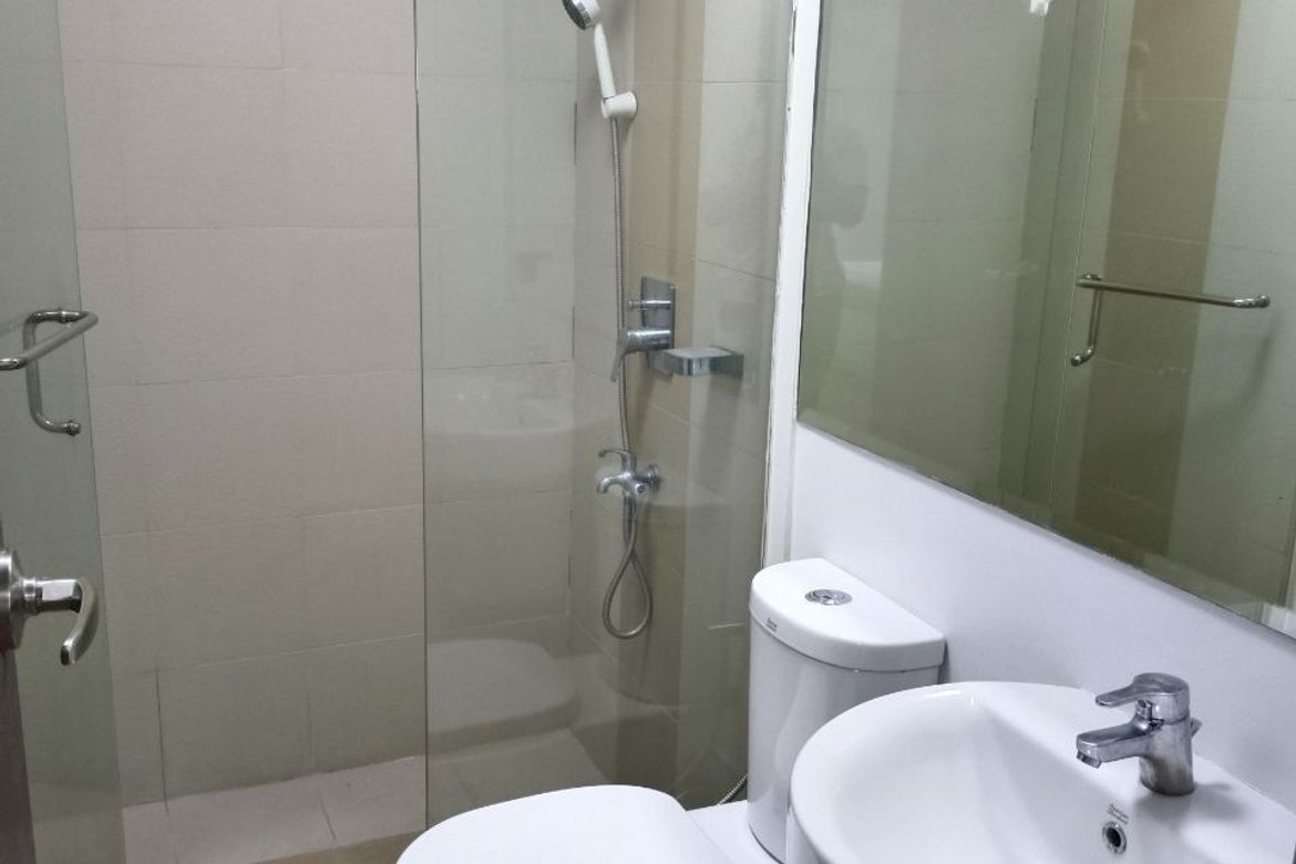 Fully Furnished 2 Bedroom Apartment in Two Serendra, BGC