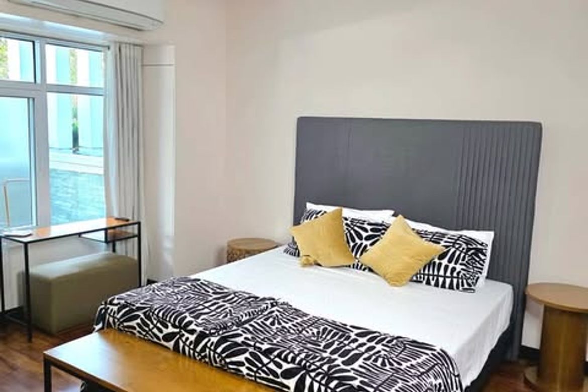 One Serendra BGC, Palm Tower, бақ үйдегі 1 бөлмелі пәтер