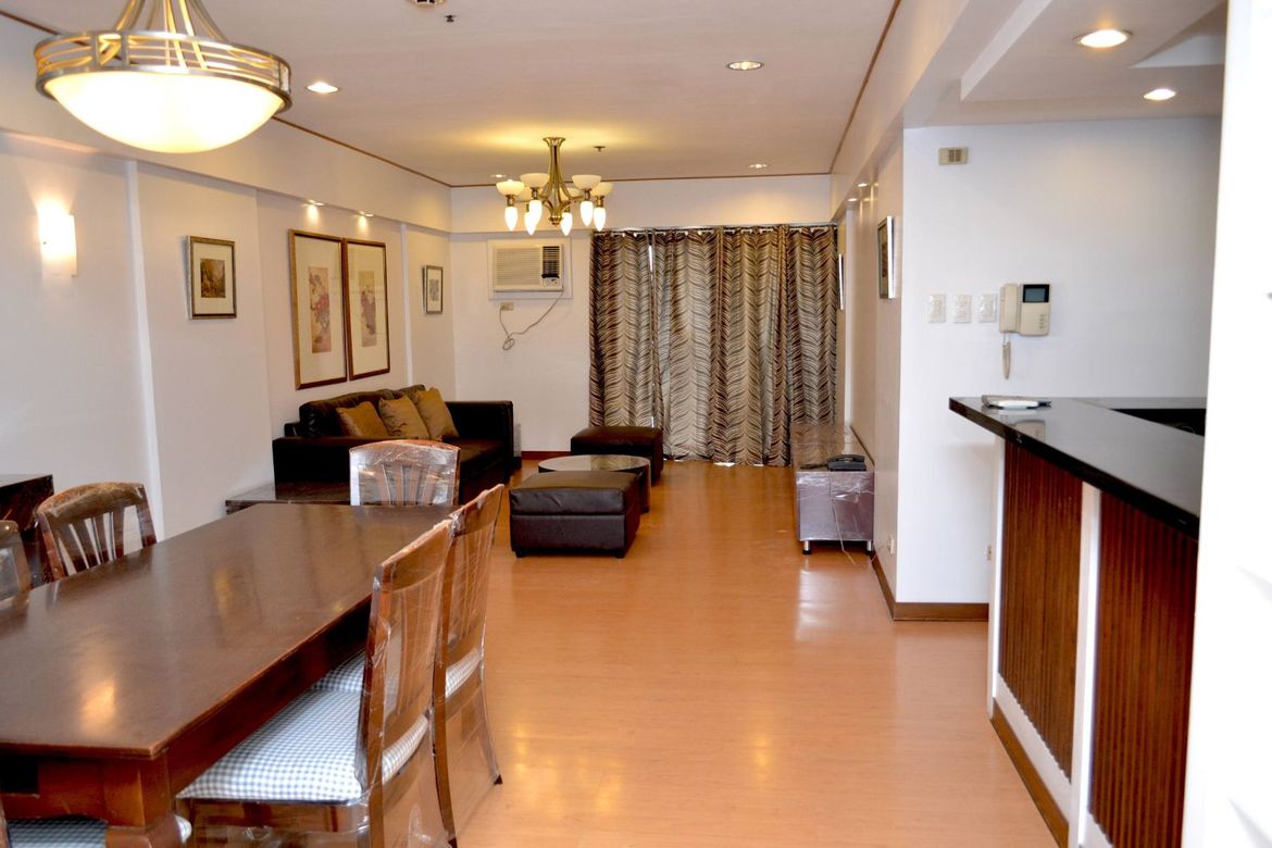 Elizabeth Place, Makati қаласындағы 3 жатты бөлмелі люкс пәтер