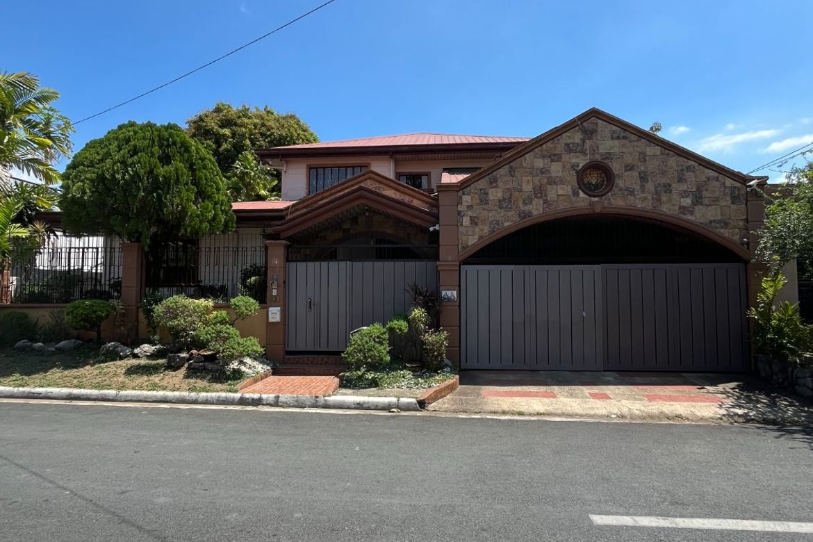 Spacious 4-Bedroom Executive Home in Merville with Gardens and Parking